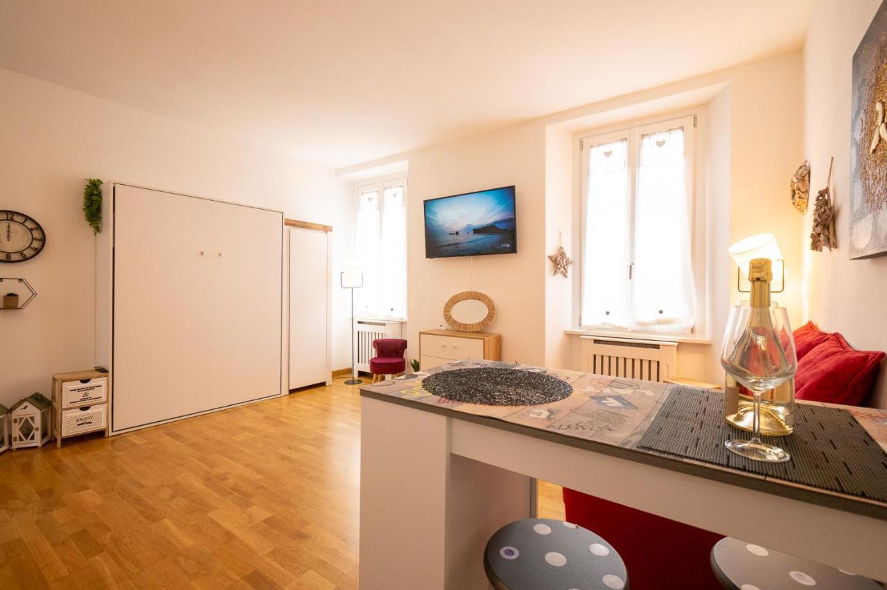 Portatorre Suite, A Charming Apartment In The Heart Of Como, Free Private Parking, Air Conditioning & More! Exterior foto
