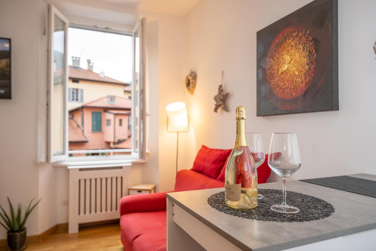 Portatorre Suite, A Charming Apartment In The Heart Of Como, Free Private Parking, Air Conditioning & More! Exterior foto