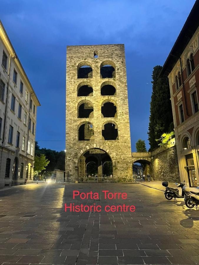 Portatorre Suite, A Charming Apartment In The Heart Of Como, Free Private Parking, Air Conditioning & More! Exterior foto