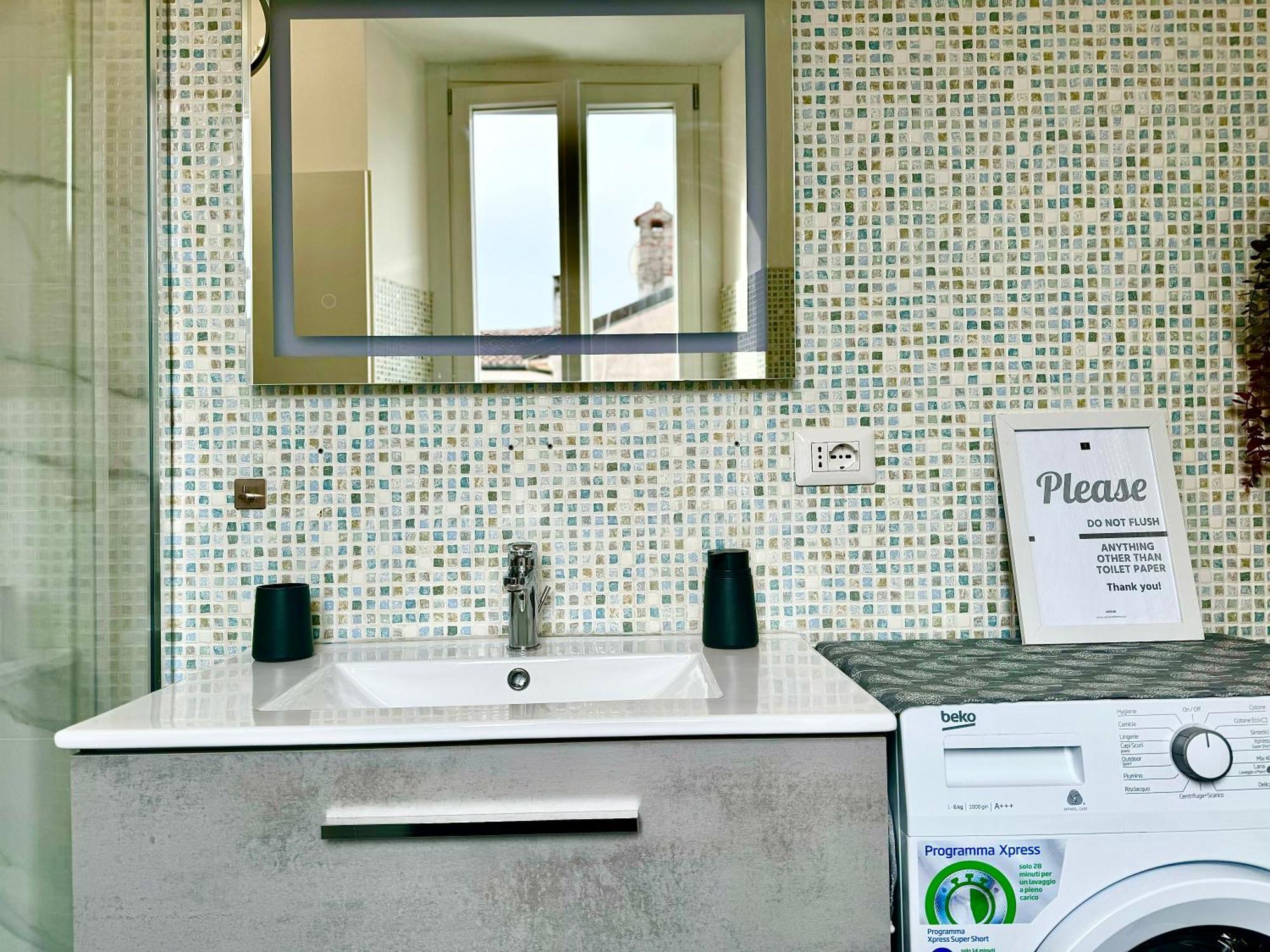Portatorre Suite, A Charming Apartment In The Heart Of Como, Free Private Parking, Air Conditioning & More! Exterior foto