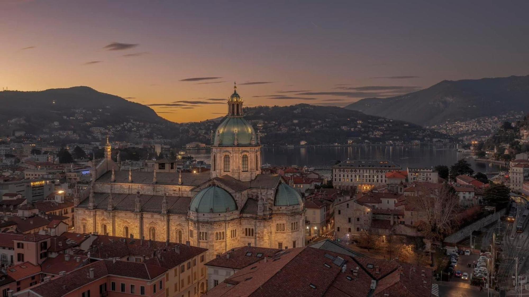Portatorre Suite, A Charming Apartment In The Heart Of Como, Free Private Parking, Air Conditioning & More! Exterior foto
